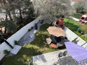 Villa Mungo, Starigrad